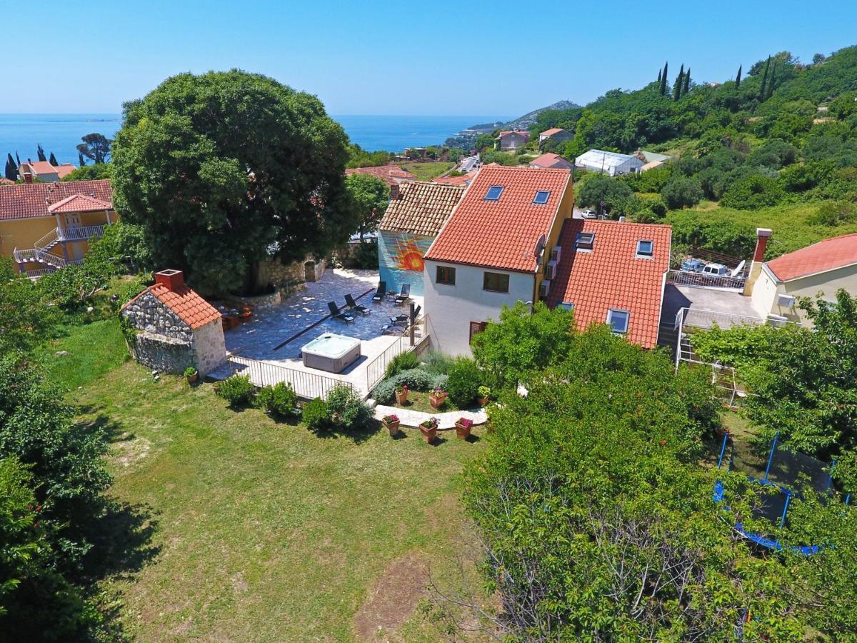 מליני Holiday Home Ana'S Paradise מראה חיצוני תמונה